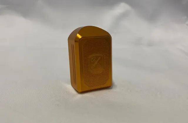 M-Arms Classic Line +2 magasinbunnplate oransje alu skadet