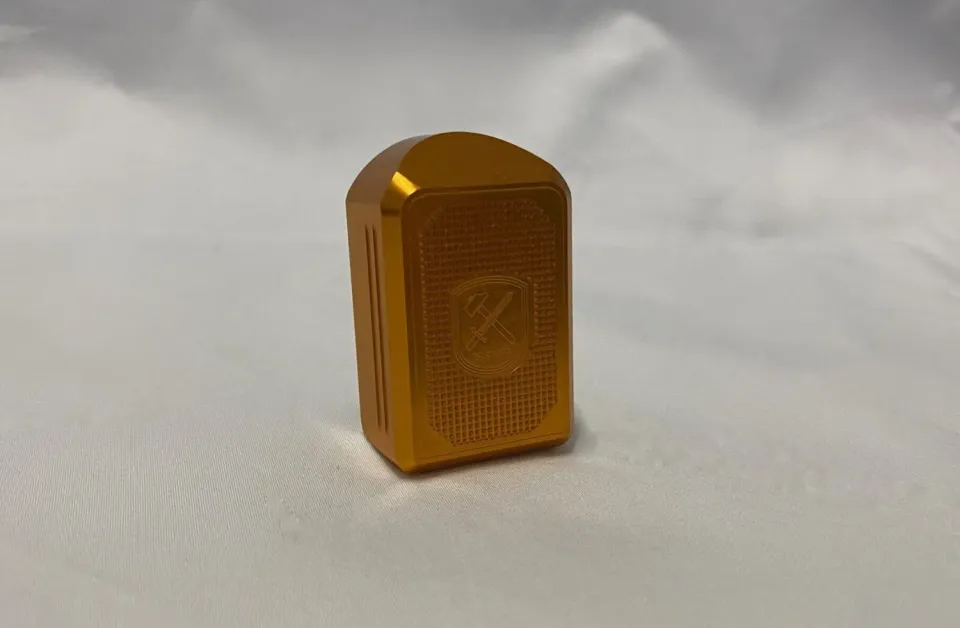 M-Arms Classic Line +2 magasinbunnplate oransje alu skadet