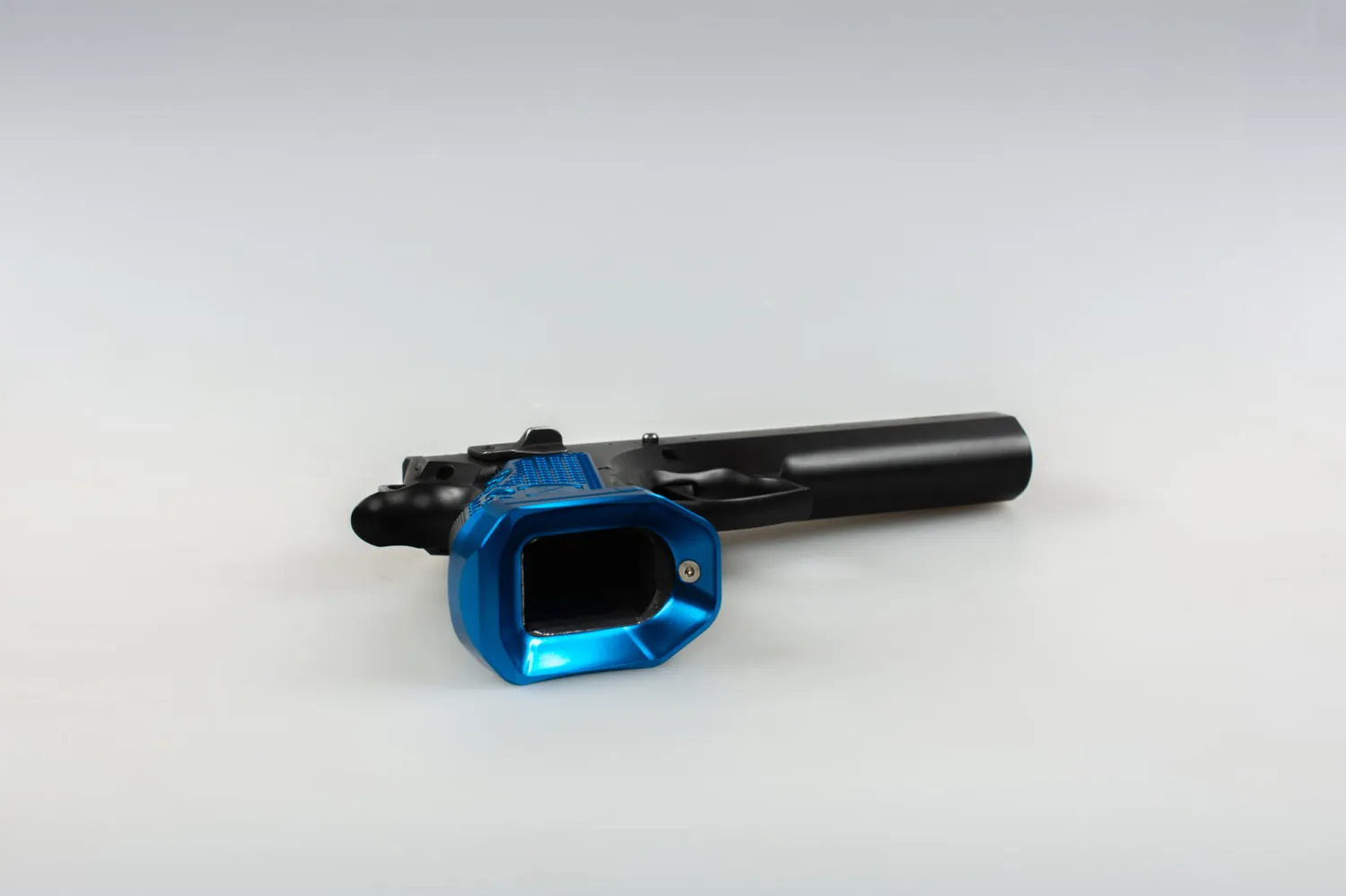 M-Arms Monarch 1 magwell CZ Shadow 2 blå alu