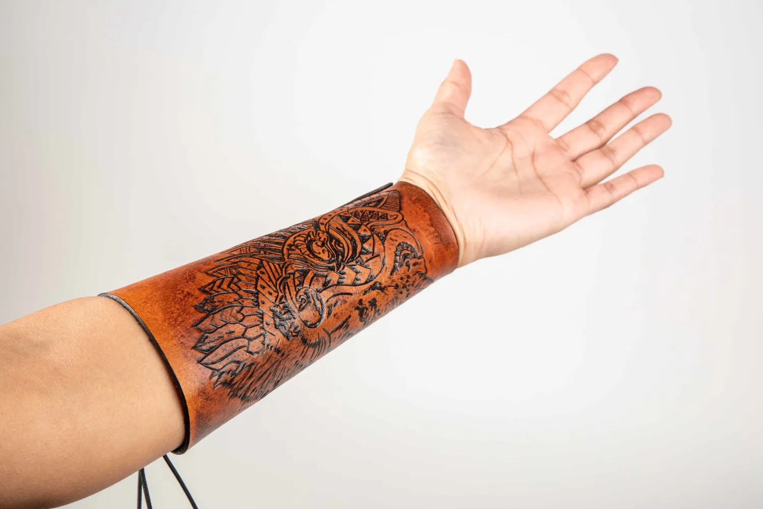 Viking Tactics armbeskytter og fingertab bue skinn