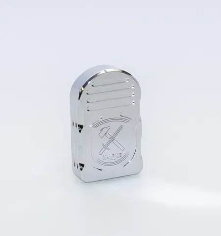 M-Arms STD Retro +1 magasinplate aluminium krom