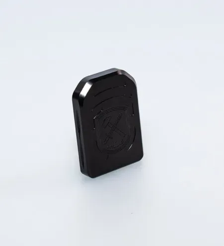 M-Arms STD Magwell +1 magasinplate svart outlet aluminium