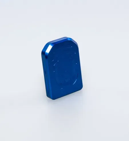 M-Arms STD Magwell magasinplate +1 blå aluminium