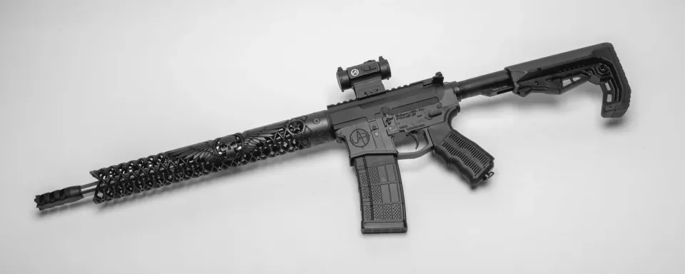 Unique Arms WickedWings-15 håndbeskytter AR-15