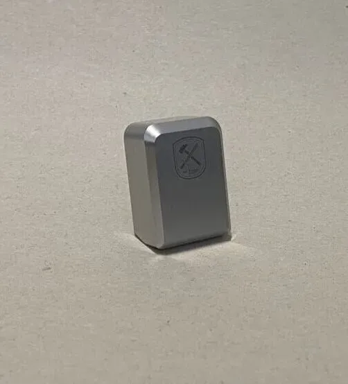 M-Arms Cubo magasinplate sølv