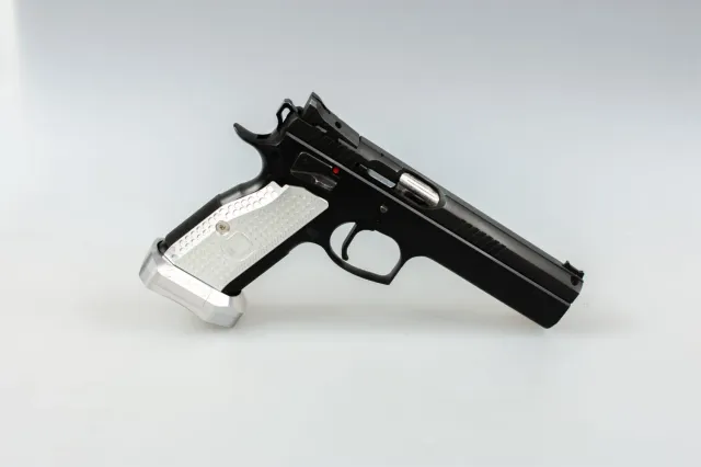 M-Arms Monarch 1 grepsett CZ TS magwell sølv alu outlet