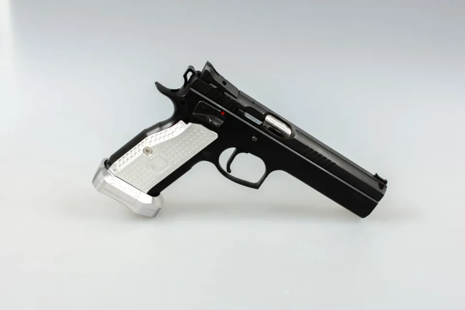M-Arms Monarch 1 grepsett CZ TS magwell sølv alu outlet