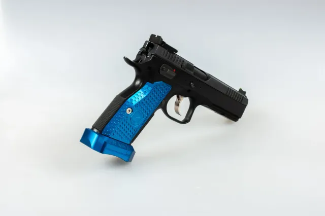 M-Arms Monarch 1 CZ TS grepsett med magwell blå