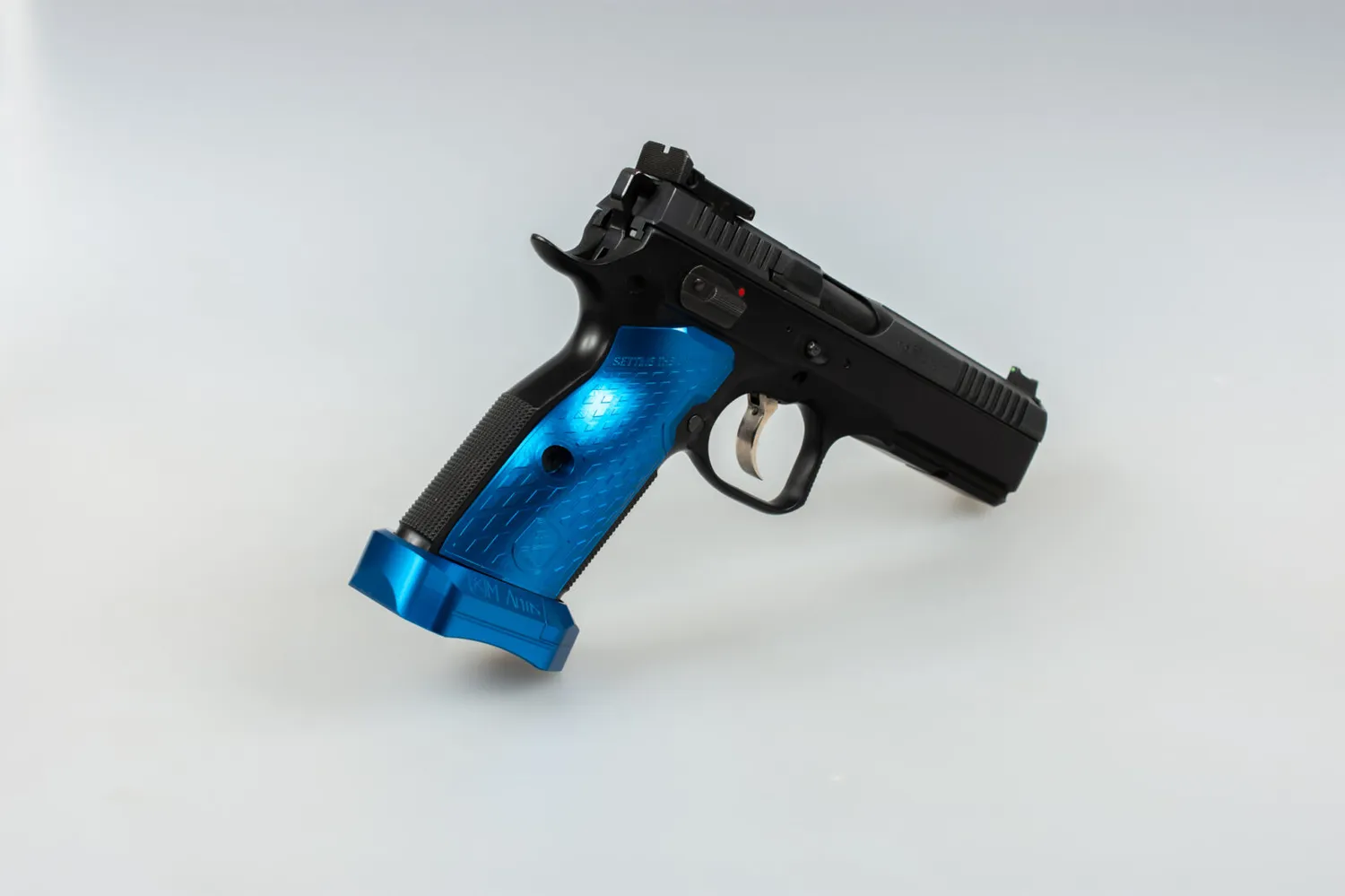 M-Arms Monarch 1 magwell blå alu CZ TSO TS2