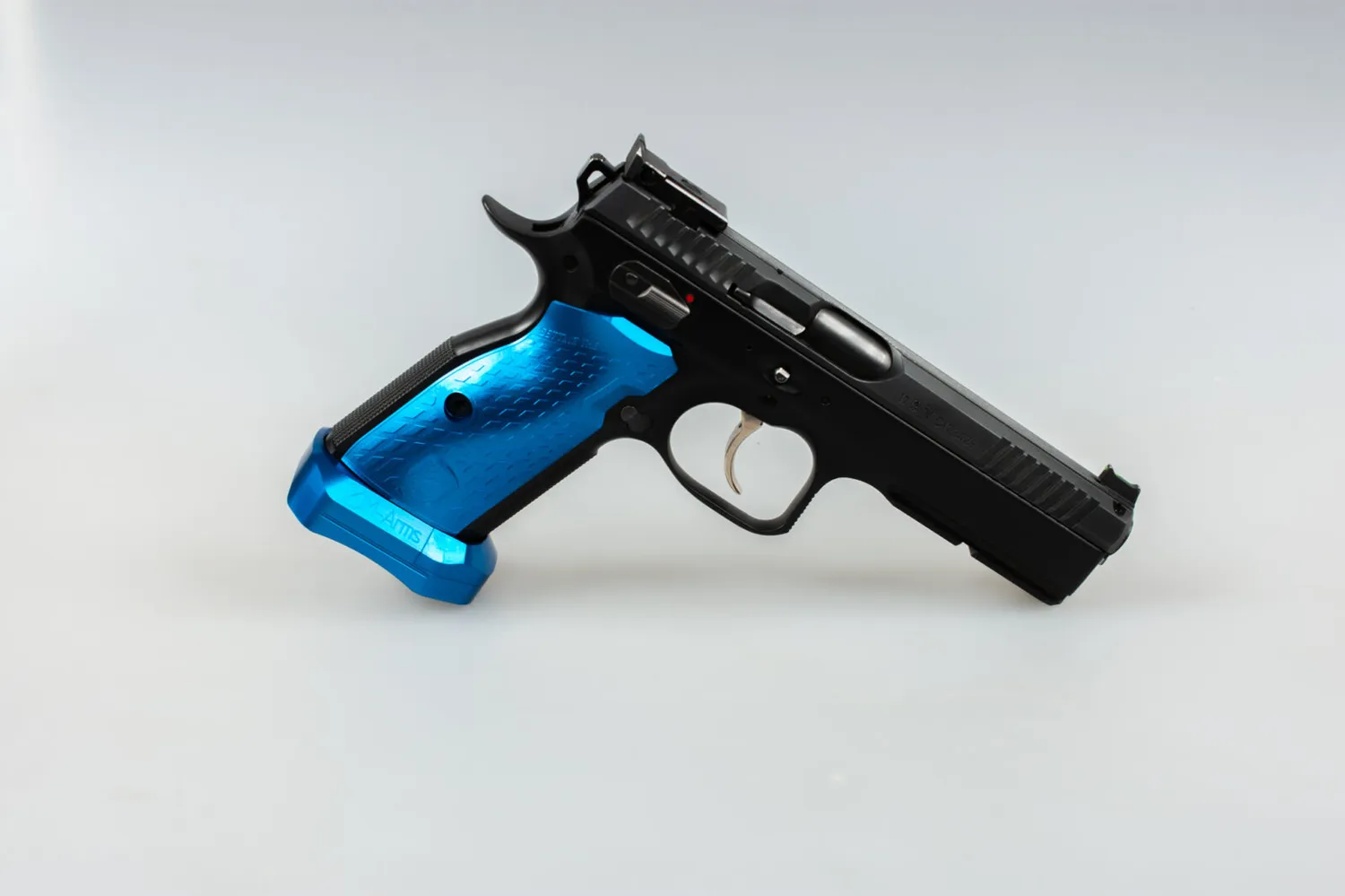M-Arms Monarch 1 magwell blå alu CZ TSO TS2
