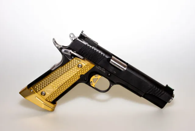 M-Arms Monarch 2 grepsett 1911 messing kort