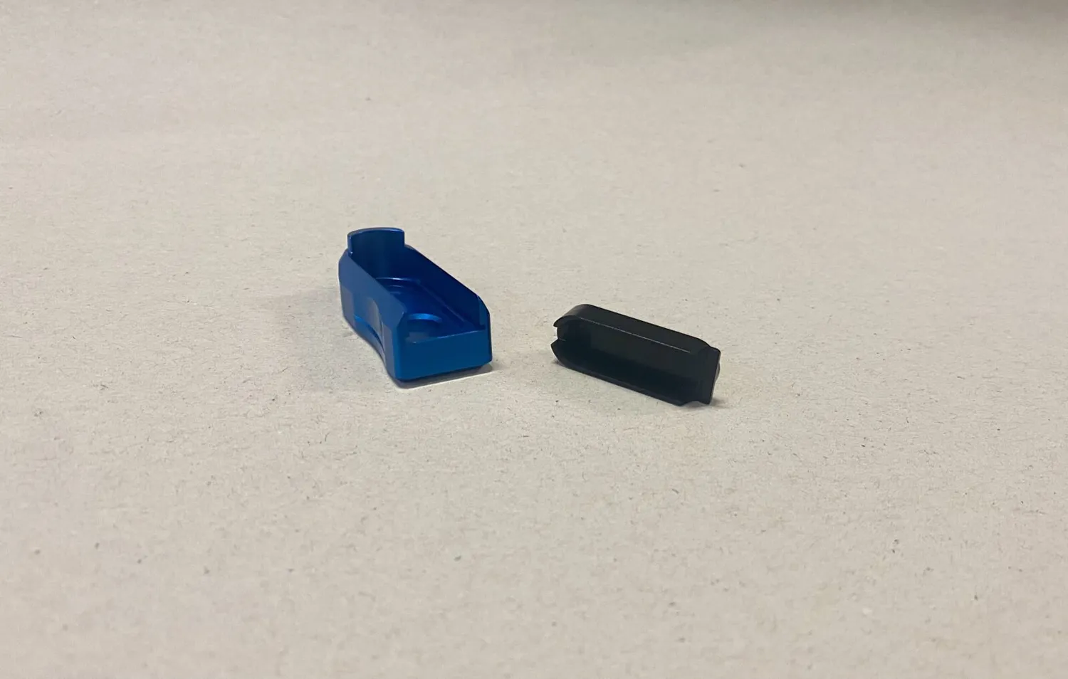 M-Arms 1911 GEN2 magasinbunnplate blå alu 9 mm