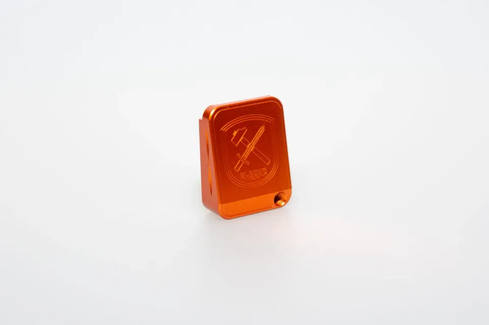 M-Arms 2011 magasinbunnplate oransje alu outlet